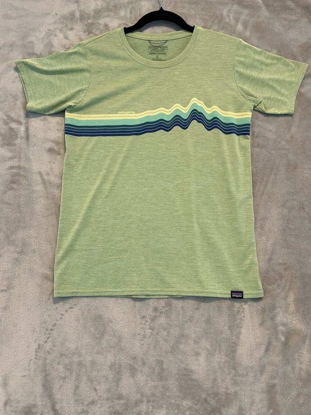 Patagonia Capilene Cool Daily Graphic Shirt Ridge Rise Stripe Salvia Green Size
